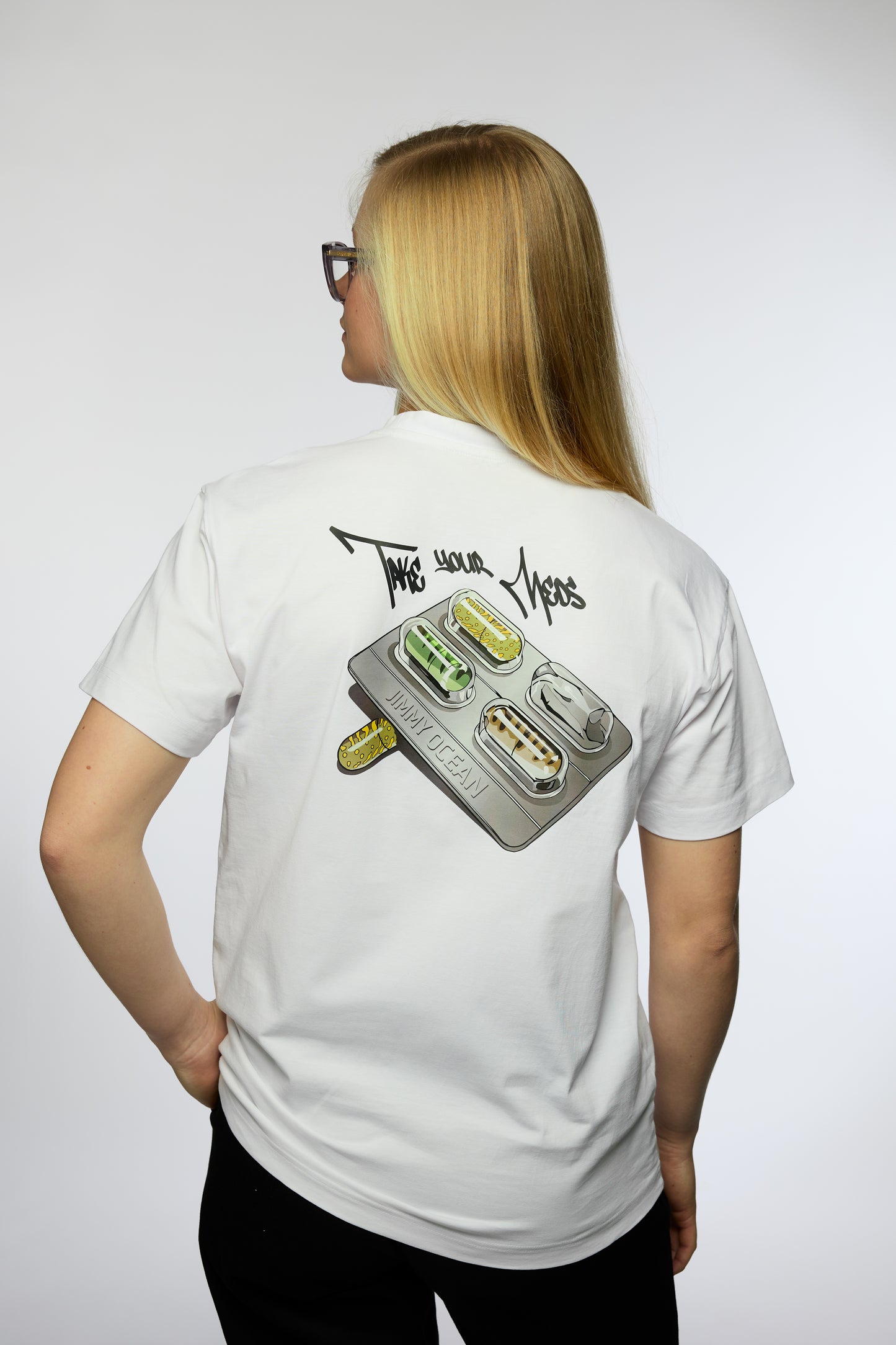 T-Shirt Take Your Meds